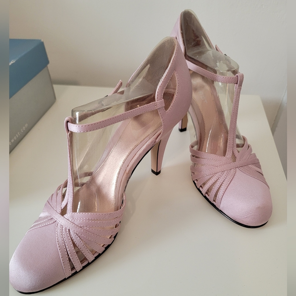 Like New! Nine West Pink Satin 3 in. Heels